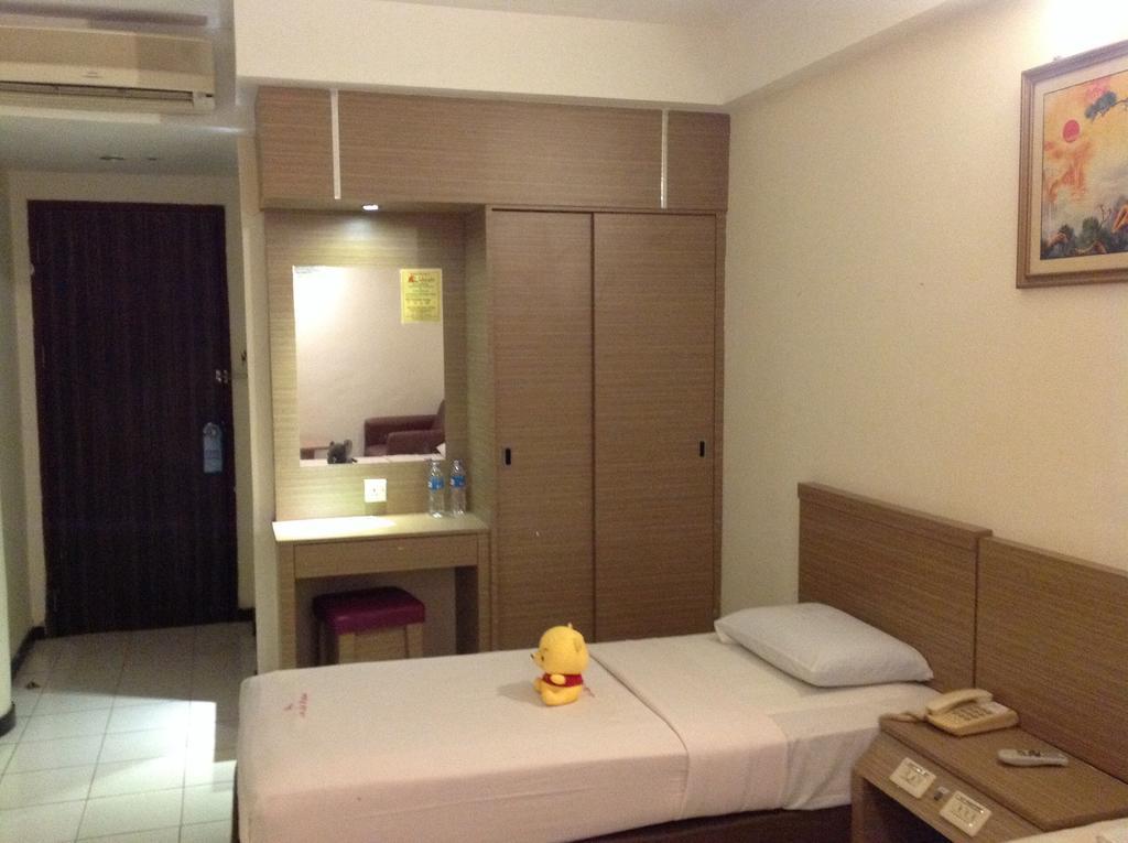 Lai Lai Mutiara Hotel Batam Экстерьер фото
