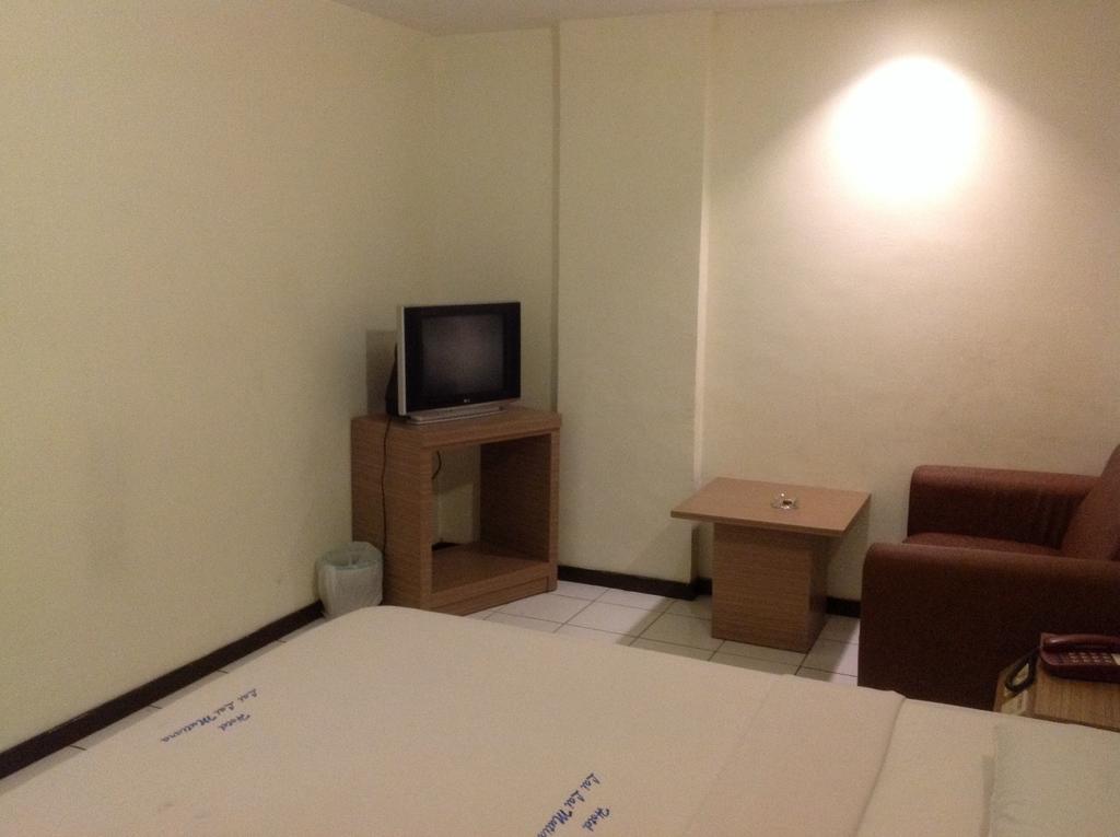 Lai Lai Mutiara Hotel Batam Экстерьер фото