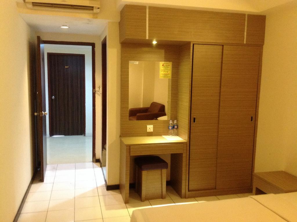 Lai Lai Mutiara Hotel Batam Экстерьер фото