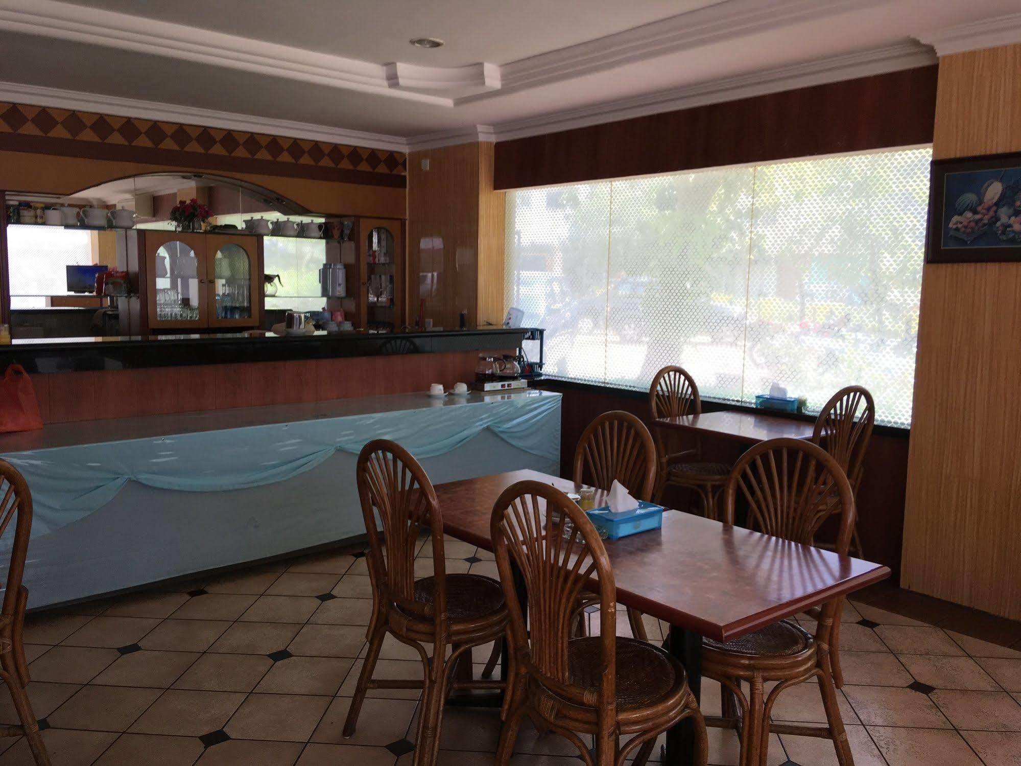 Lai Lai Mutiara Hotel Batam Экстерьер фото