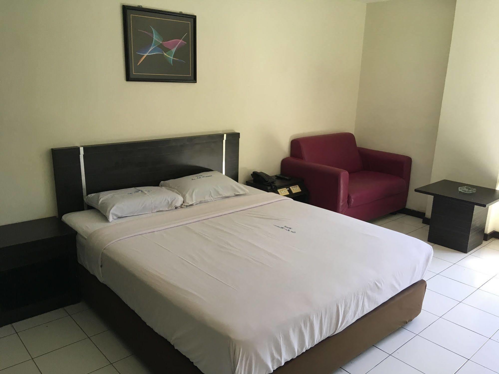Lai Lai Mutiara Hotel Batam Экстерьер фото